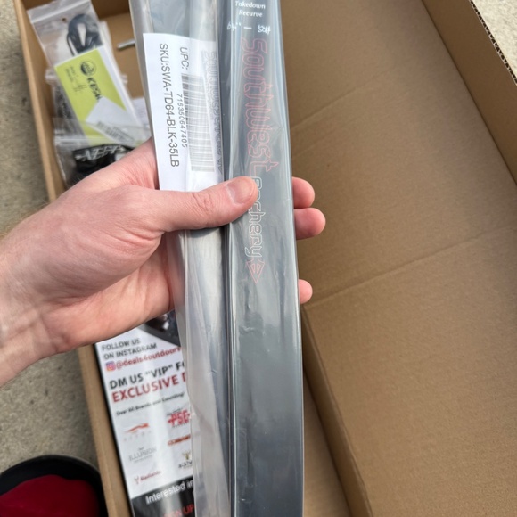 Southwest Archery 64" Spyder XL Takedown Recurve Bow with accessories - Picture 10 of 16